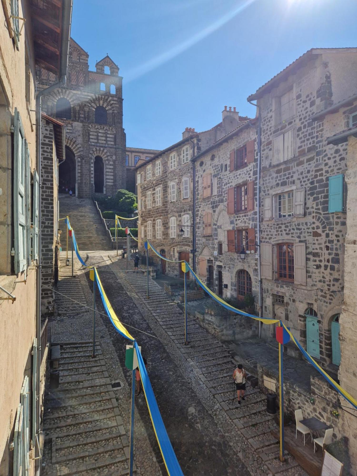 Gite Des Tables - Cathedrale, Coeur Historique, Vue Le Puy-en-Velay Exterior foto